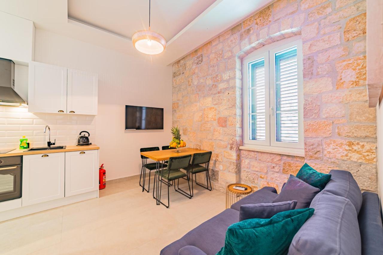 Apartman Lena Centar Bol Zewnętrze zdjęcie